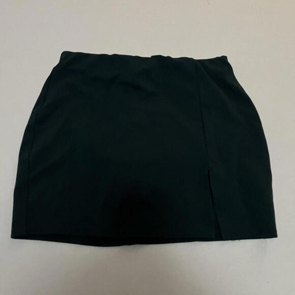 Dark green mini skirt with slit - Picture 4 of 8